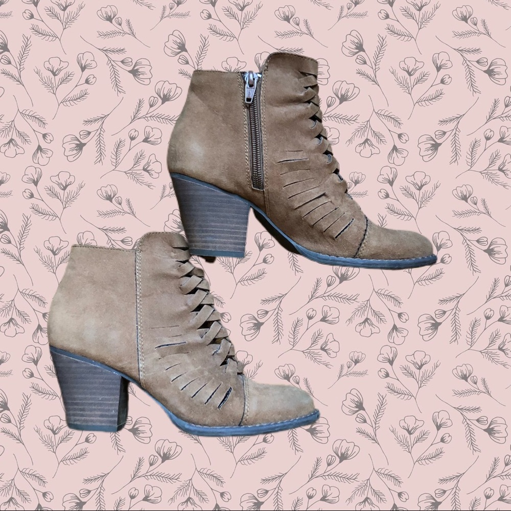 Mossimo dark tan zip up booties
